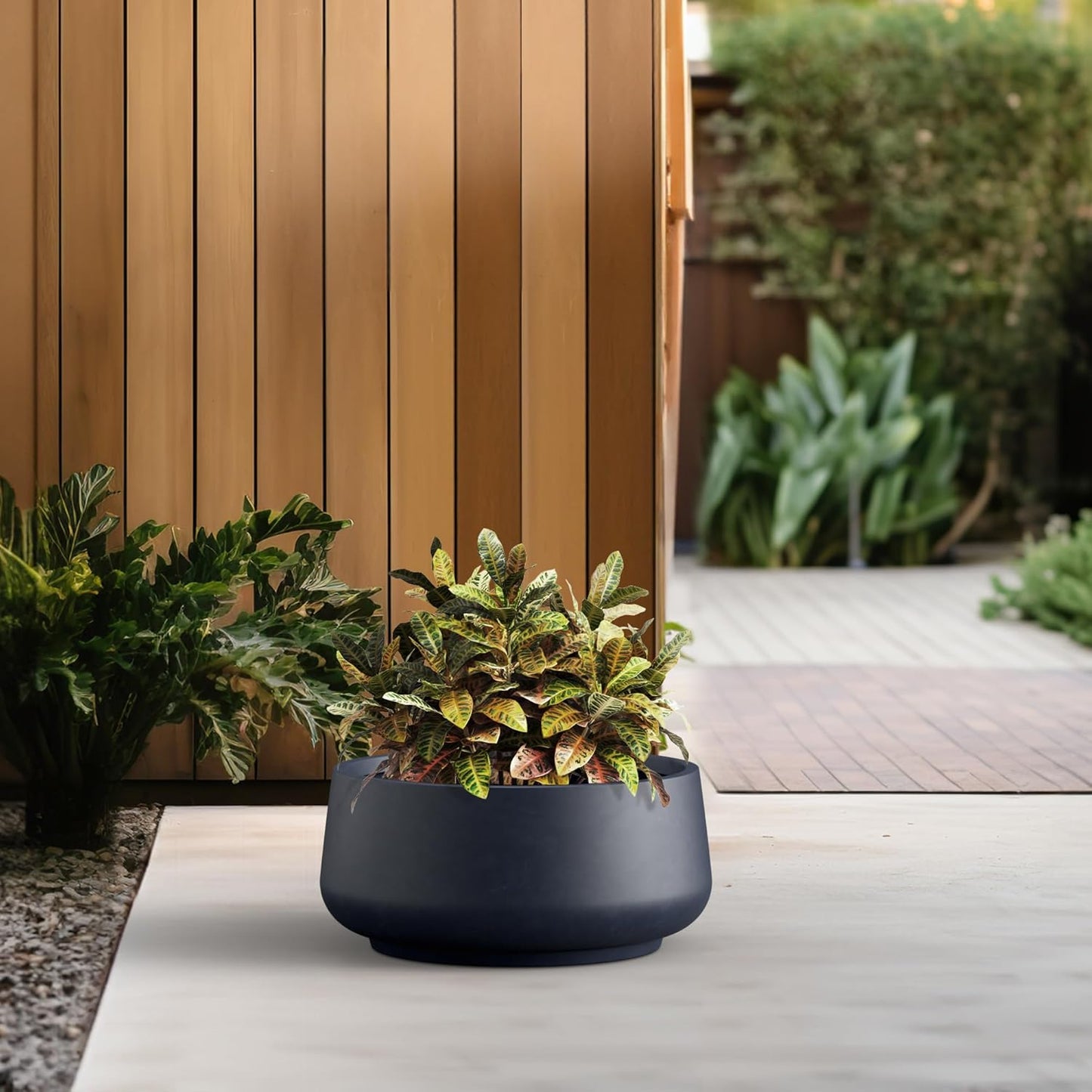 Kante 16.1" Dia Round Curvy Concrete Planter, Large Plant Pots with Drainage Hole and Rubber Plug for Indoor Outdoor Plants, Flower Pot for Home Garden Patio Porch, Charcoal