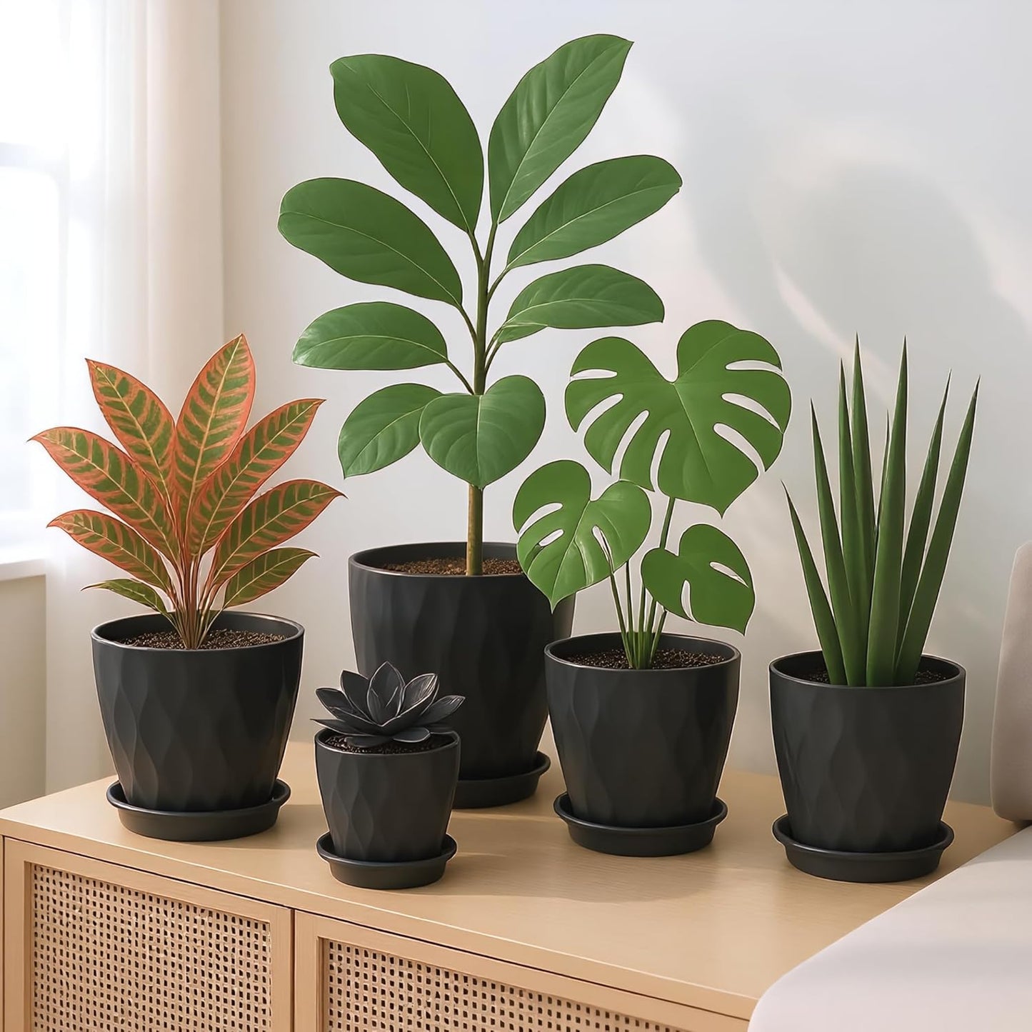 8/7/6/5/4 Inch Plant Pots with Drainage Holes, Setof 5 Plastic Planters for Indoor Outdoor Plants,Indoor Flower Pots, Nursery Planting Pot for Garden OfficeHome Decor(Black, 8/7/6/5/4)