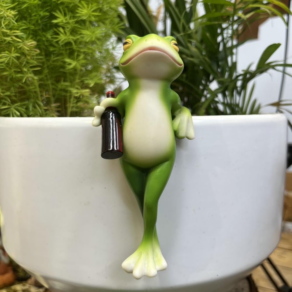 3 PCS Charming Resin Frog Sits On A Flowerpot, Suitable for Decorating Balconies, Gardens, and Flower Pots. Seasonal Decorations and Whimsical Designs Make It Perfect