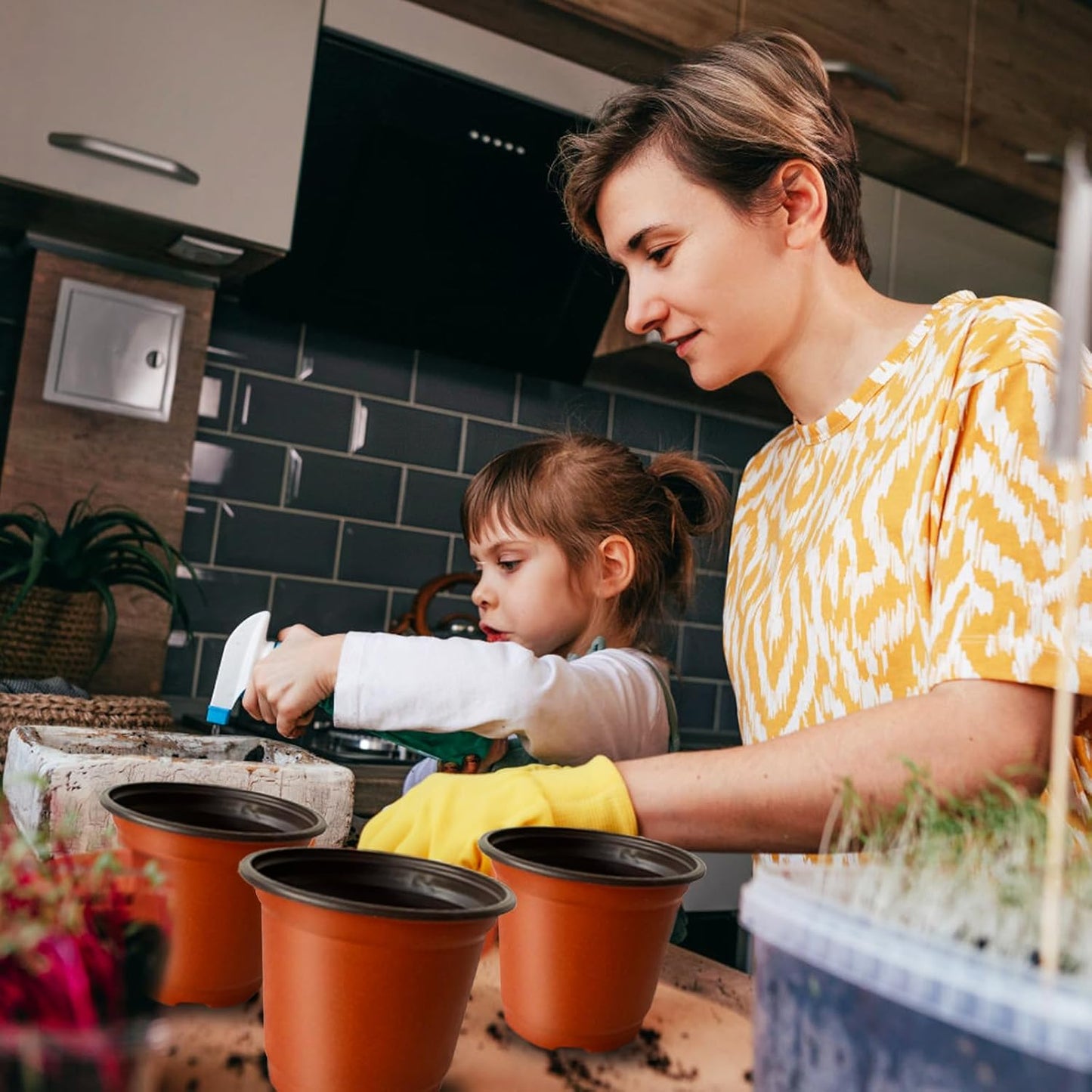 200 PCS Plastic Nursery Pots,4 Inch Seedling Starting Pot with Holes,Flower Plant Container for Succulent,Seed,Cuttings,Transplanting