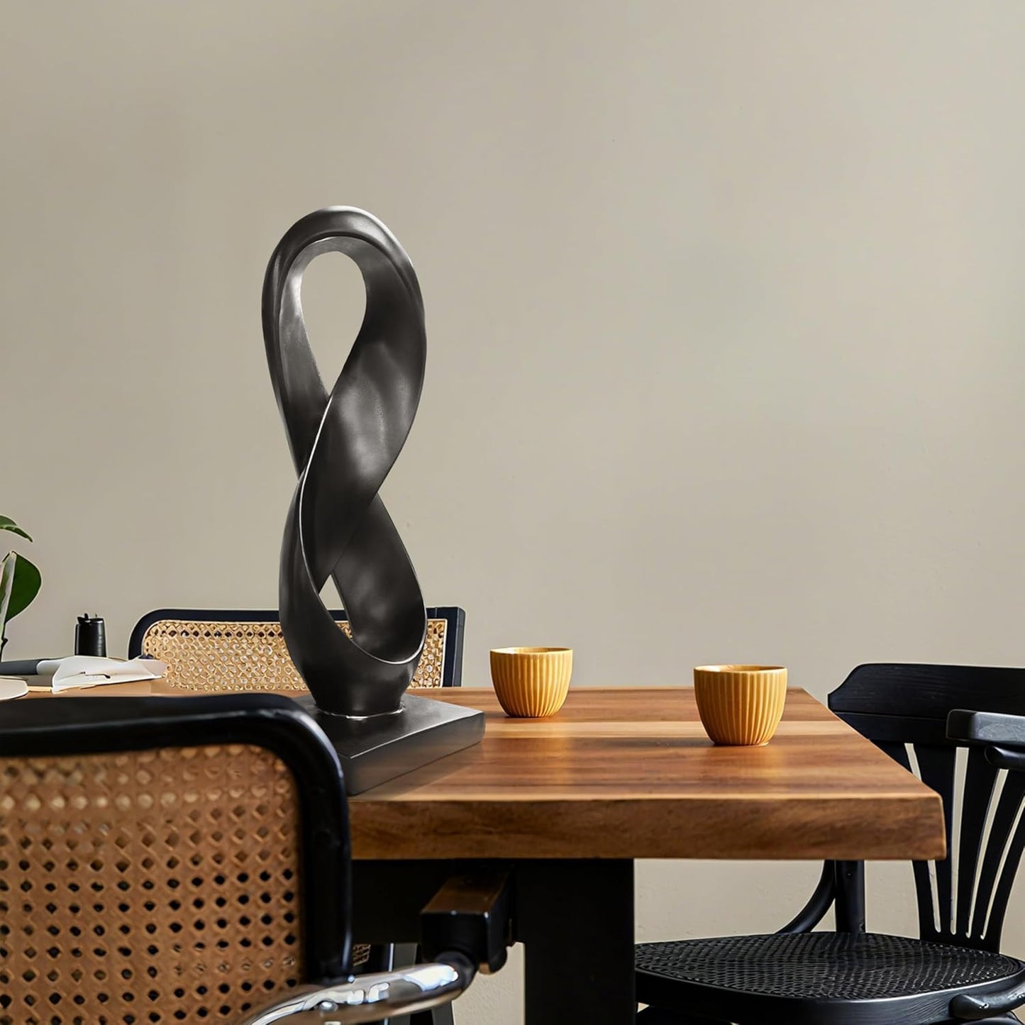 Black Abstract Sculpture Modern Statue for Shelf Desktop Mantel Number Eight Knot Minimalist Decoration