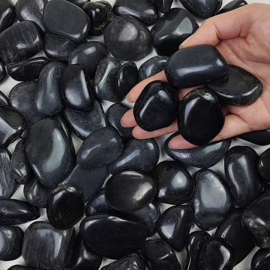 5 lbs Polished Black River Rocks, 1-2 Inch Decorative Pebbles for Indoor Plants. Black Stones for Planters, Vase, Garden Landscape and Outdoor Decorative Stones