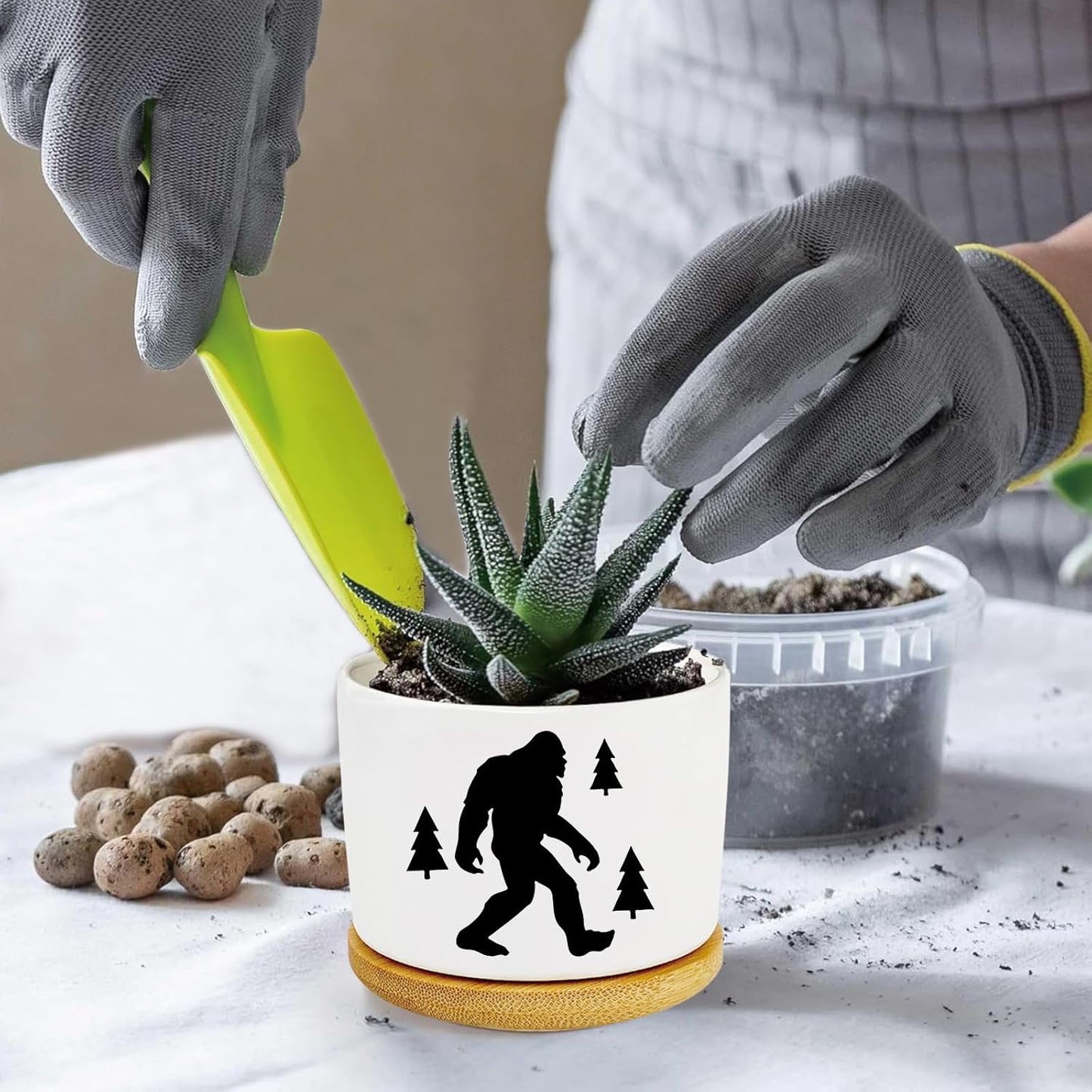 Window Garden Bigfoot Planter Pots,Bigfoot Gifts for Women/Men/Housewarming/Wedding/Festival Birthday Gifts Planter Pots,Outdoors/Indoors,Window Decor,Garden Decor,Yard Decor,Home Decor,Office