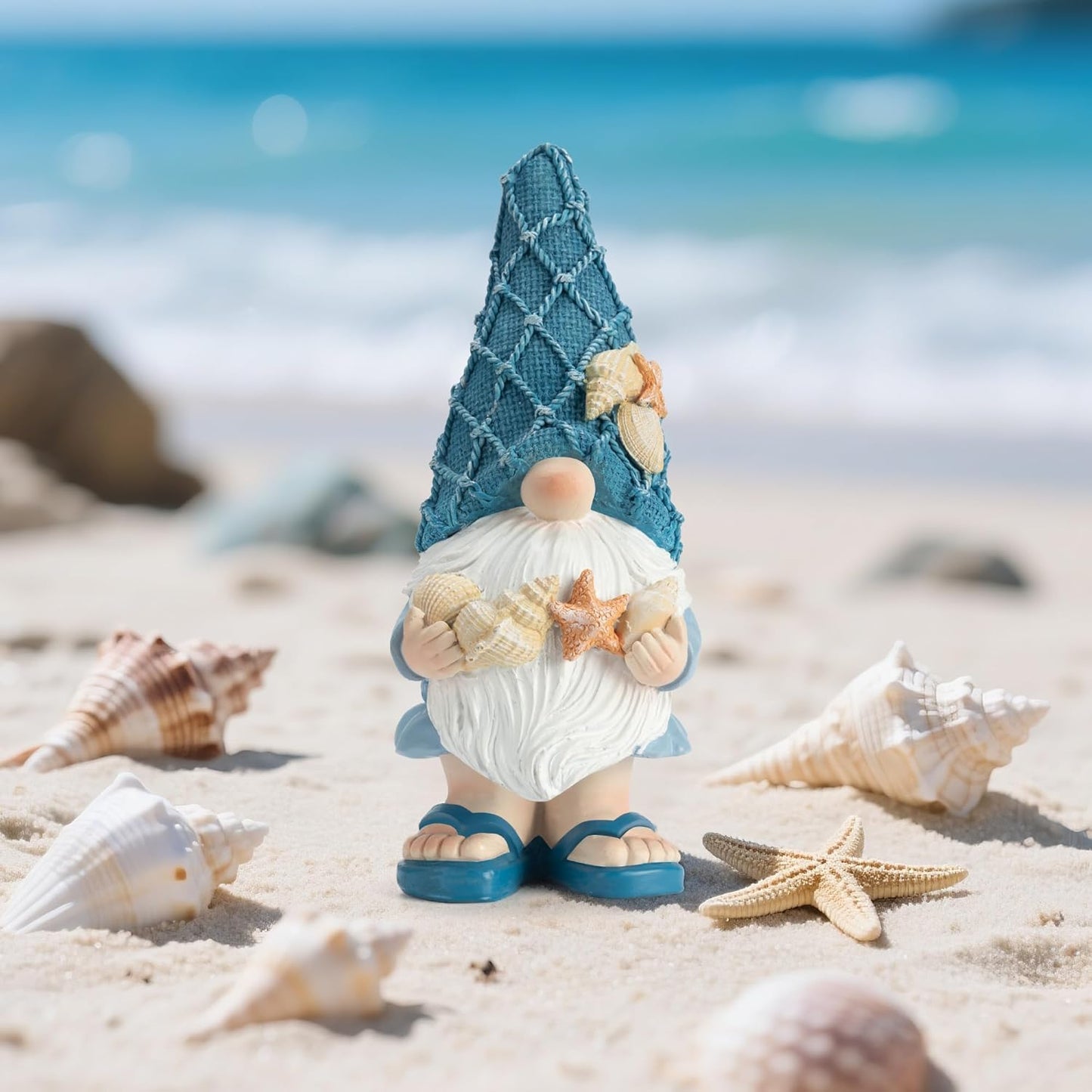 Garden Sea Gnome Statue Decoration Indoor Resin Beach Gnome Sculpture for Home Office Desktop Bathroom, Summer Pool Decoration Gifts (Holding a Shell)