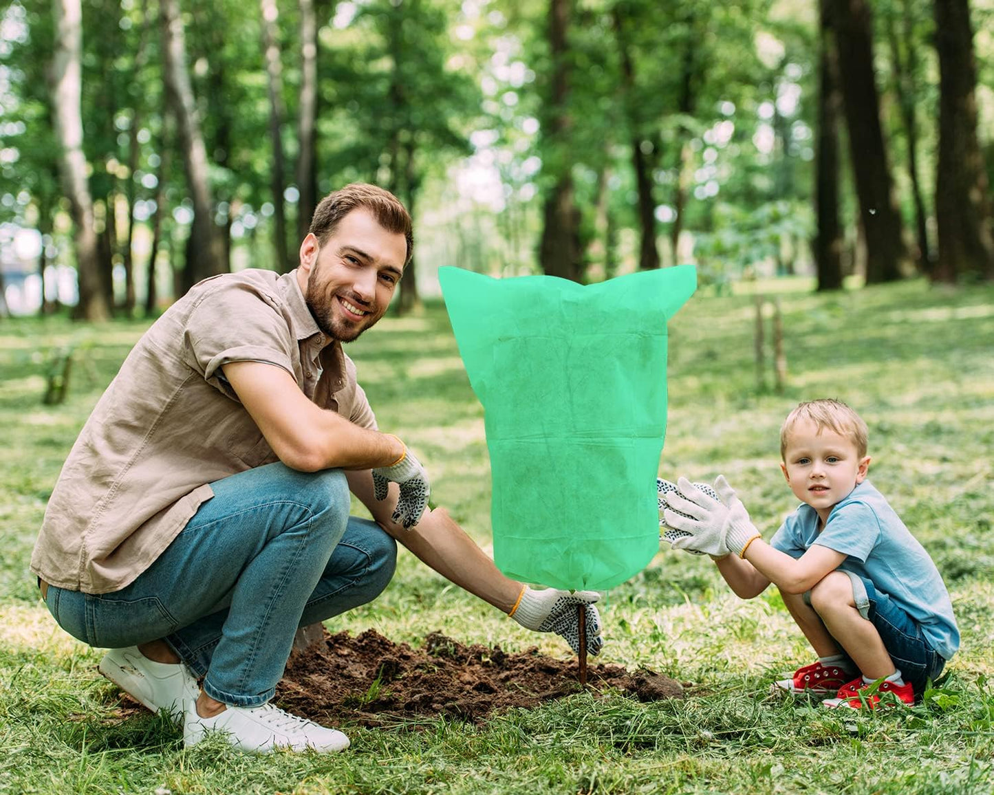 EAONE 12 Pack Plant Covers Freeze Protection, 24x32'' Winter Frosts Cloth for Outdoor Plants, Reusable Frost Blankets Drawstring Bags for Cold Freeze Sun Protection Bird Insect Prevention,Green