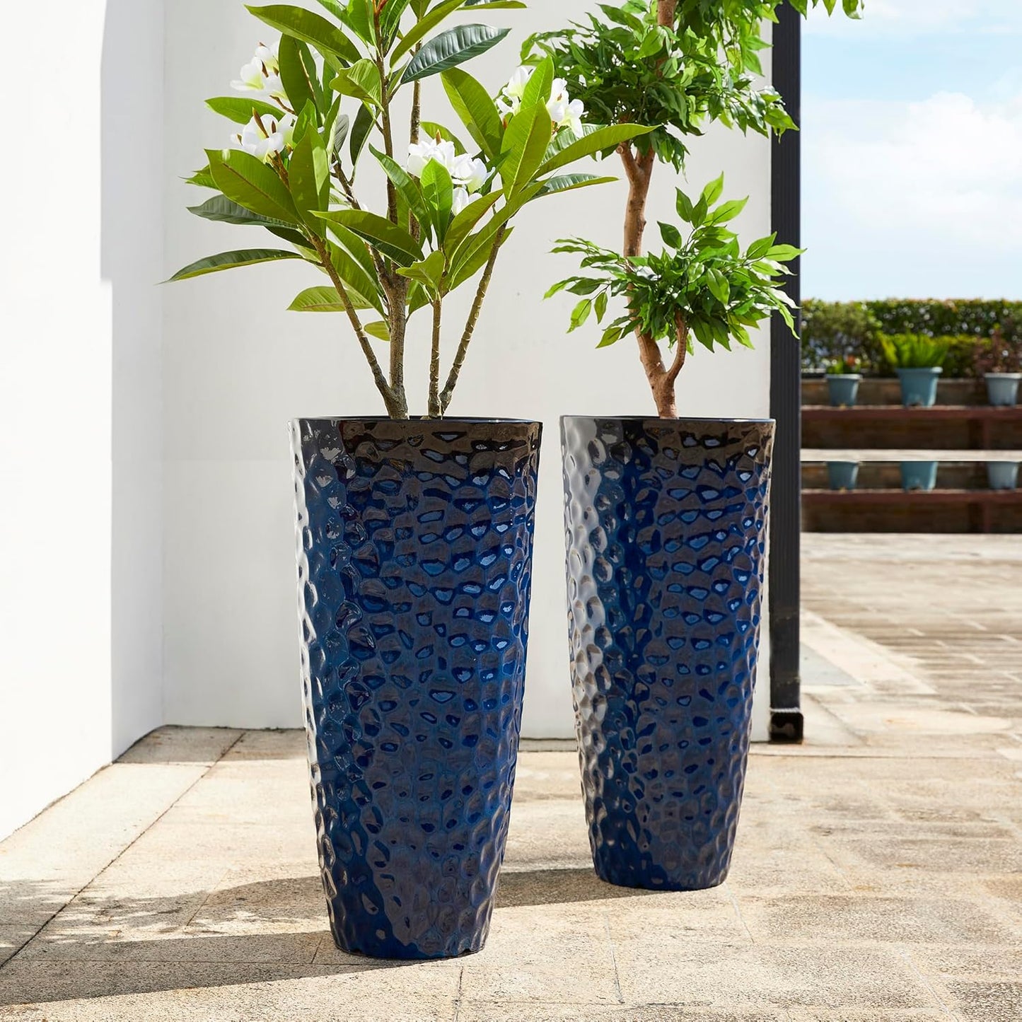 Glitzhome 31" H Oversized Tall Planter, Set of 2 Honeycomb Textured Gradient Cobalt Blue Round Garden Plant Pots with Drainage Holes, Large Flower Containers for Indoor Outdoor Front Door Patio
