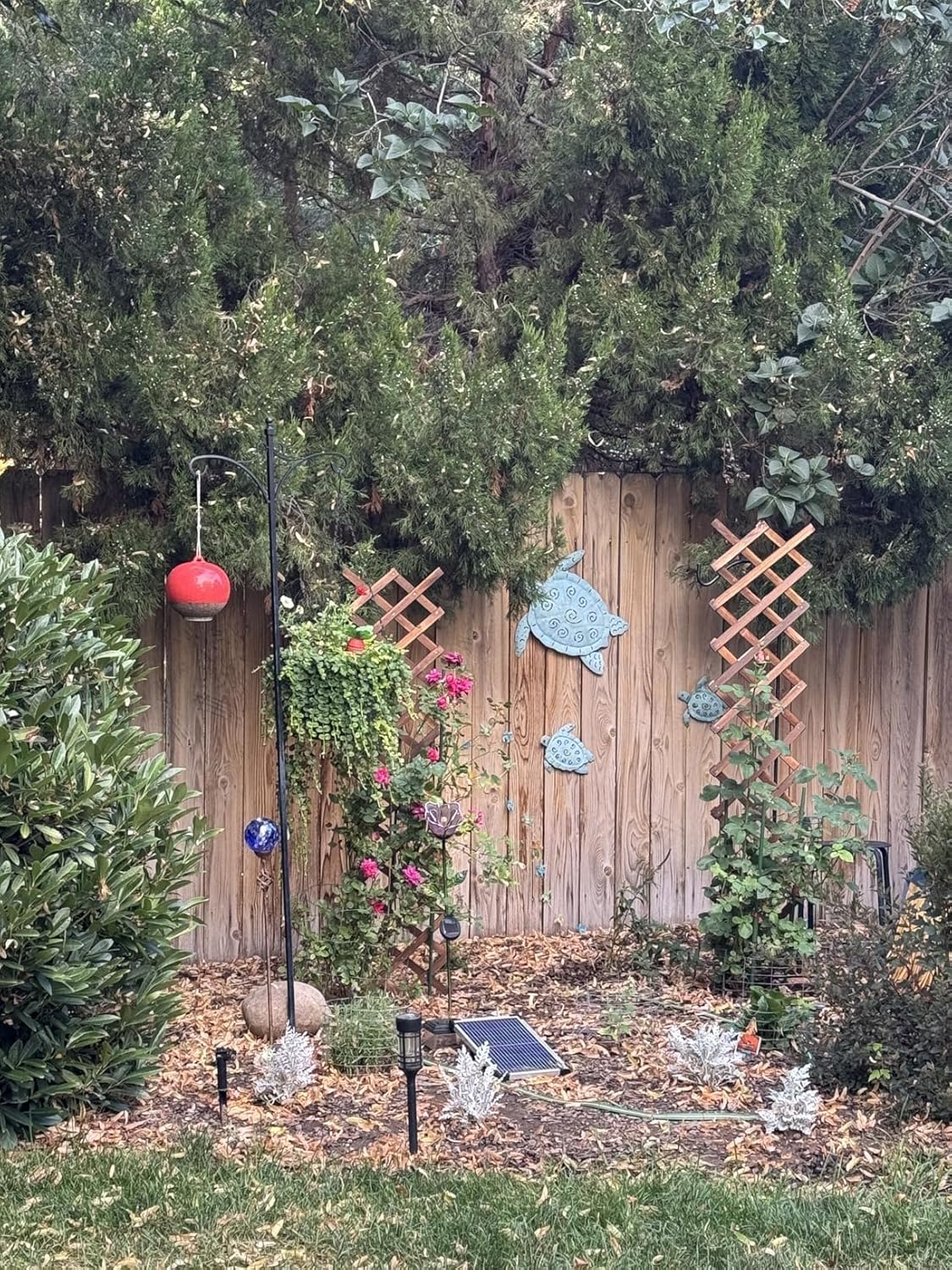 3 Pack Expandable Wooden Lattice Trellis, Outdoor Decorative Fence Panels for Climbing Plants, Vine Ivy Rose Support, Balcony Wall Decor, Yard Landscape Edging, Patio Divider, Animal Barrier