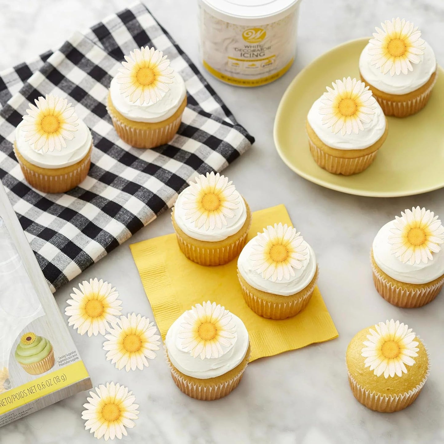 60 PCS Edible Daisy Cupcake Toppers Wafer Paper Flower Birthday Party Decorations Edible Sunflower Cupcake Picks for Baby Shower Spring Wedding Birthday Party Cake Food Decorations Supplies White