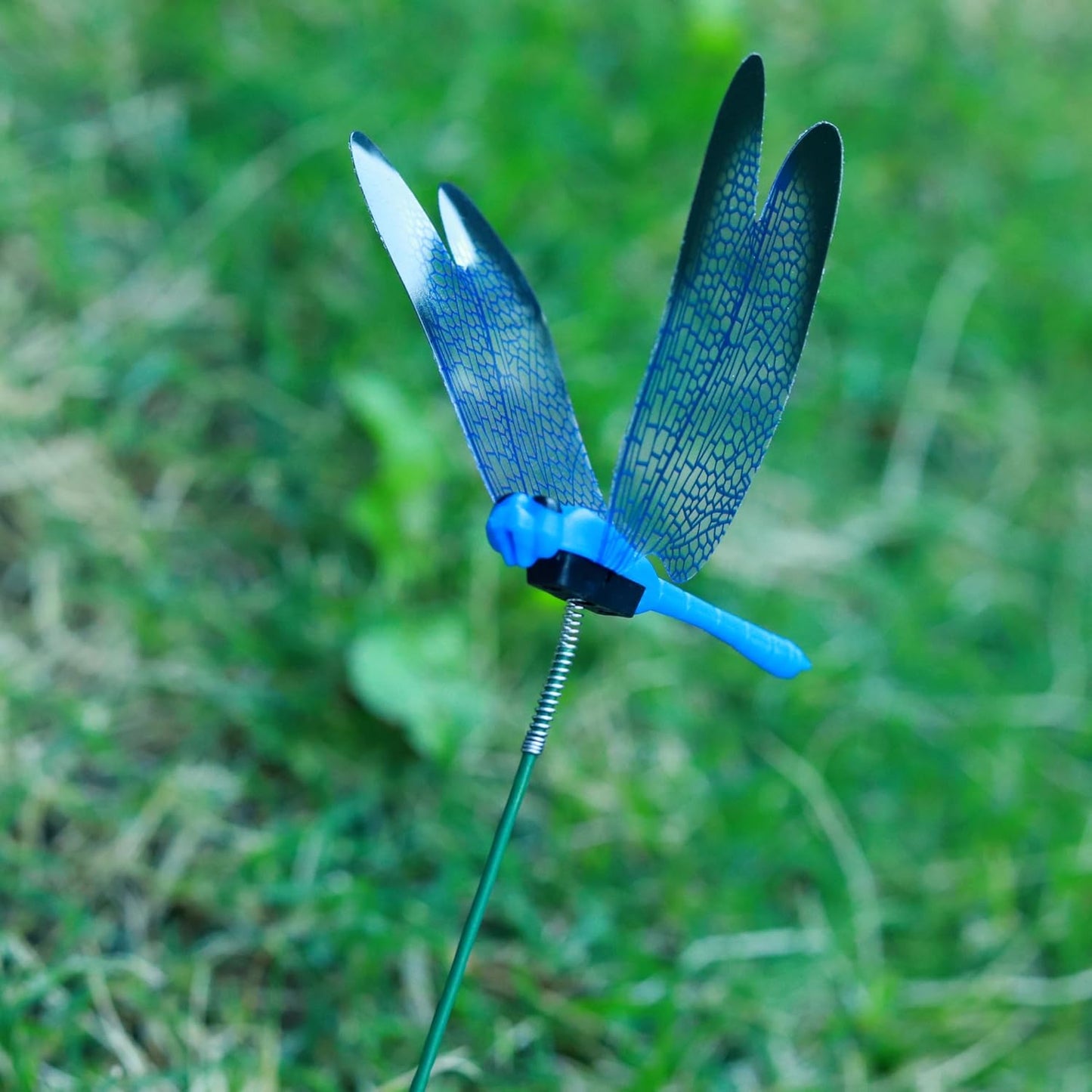 20Pcs Dragonfly Stakes, 9.8inch Dragonfly Garden Ornaments 3D Dragonfly Patio Decor Party Supplies for Indoor, Outdoor, Yard, Christmas Decor