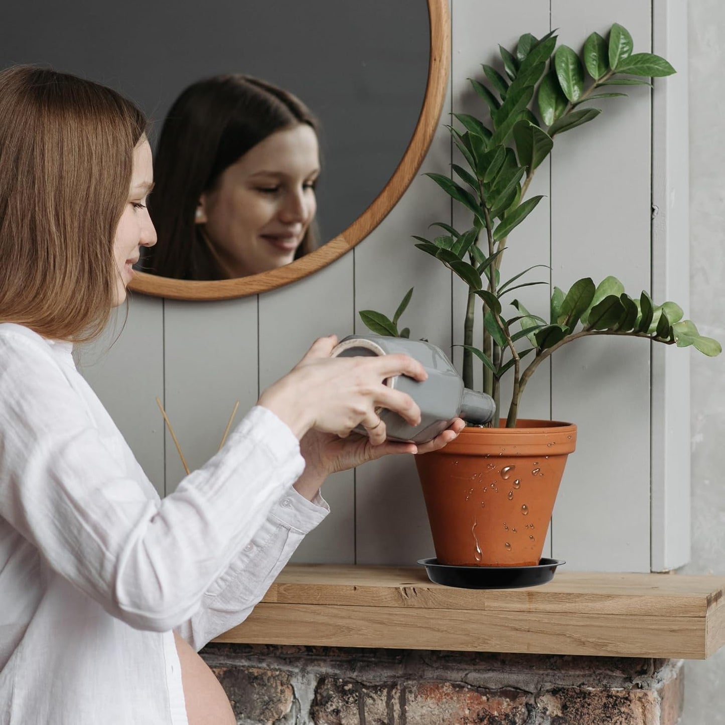 12 Pack 6 Inch Round Plant Saucers for Less 5 Inch Pot Indoors Outdoors Plant Trays for Pots Planter Saucer Plastic Plant Drip Tray Flower Planter Water Tray for Potted Plant (Black, 6"(12pcs))