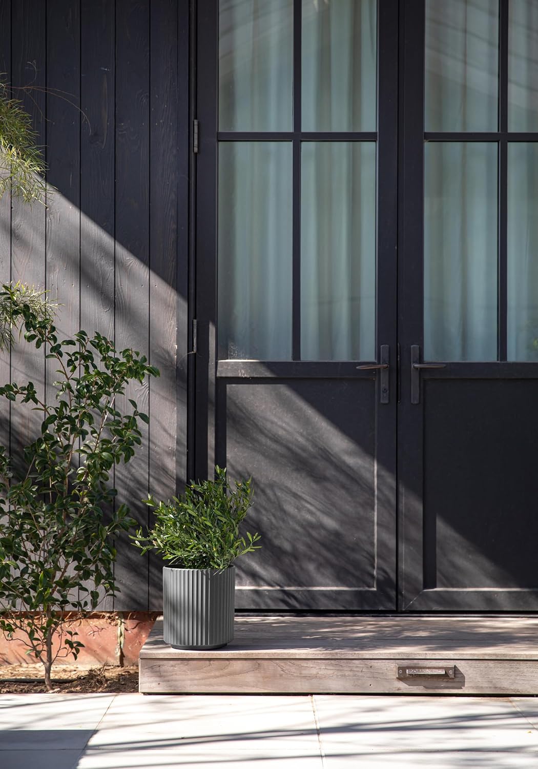 Veradek Demi Series Round Planter for Porch, Patio, Backyard | Durable Plastic-Concrete Material | Modern Décor for Tall Plants, Flowers