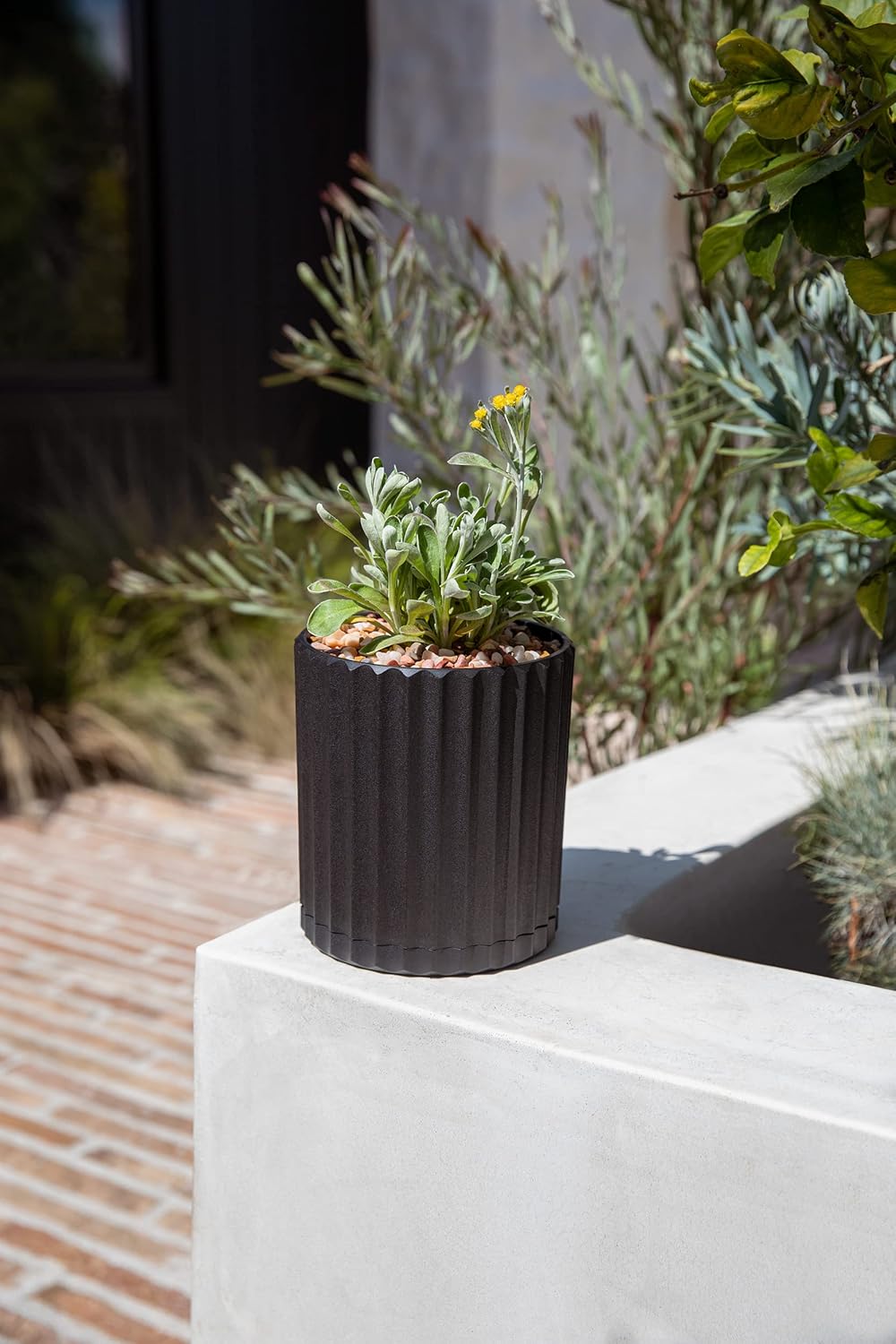 Veradek Demi Series Demi 6" Planter w/Tray, Black