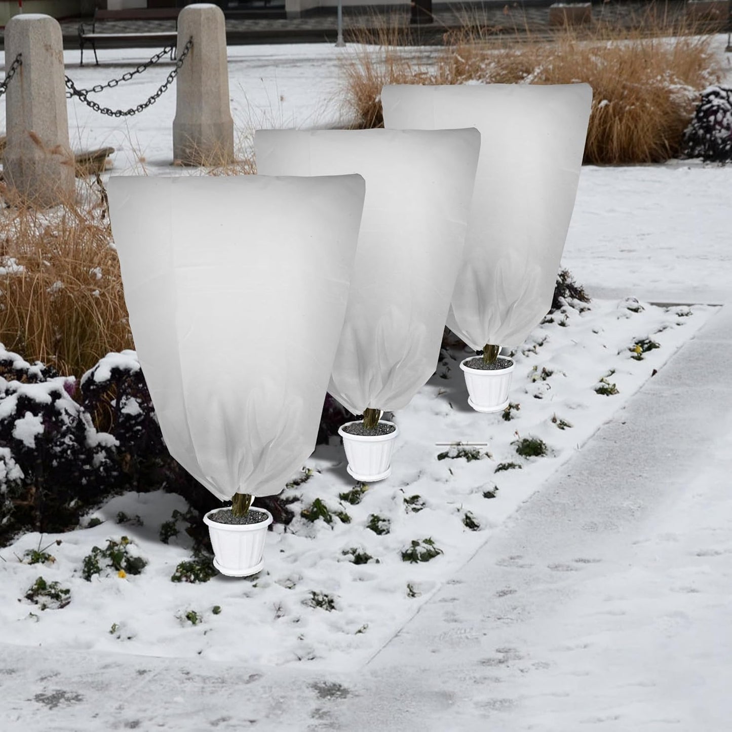 4 Pack Plant Covers Freeze Protection for Winter, 31.5''×23.6'' Frost Cloths for Outdoor Plants Cold Weather Blankets with Drawstrings