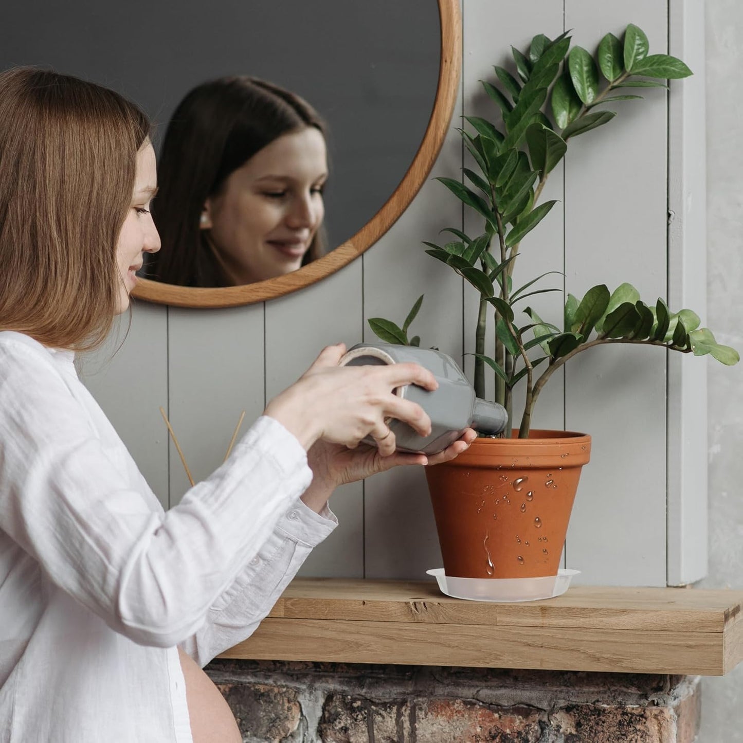 12 Pack 8 Inch Round Plant Saucers for Less 6.8 Inch Pot Indoors Outdoors Plant Trays for Pots Planter Saucer Plastic Plant Drip Tray Planter Water Tray for Potted Plants (Clear, 8"(12pcs))