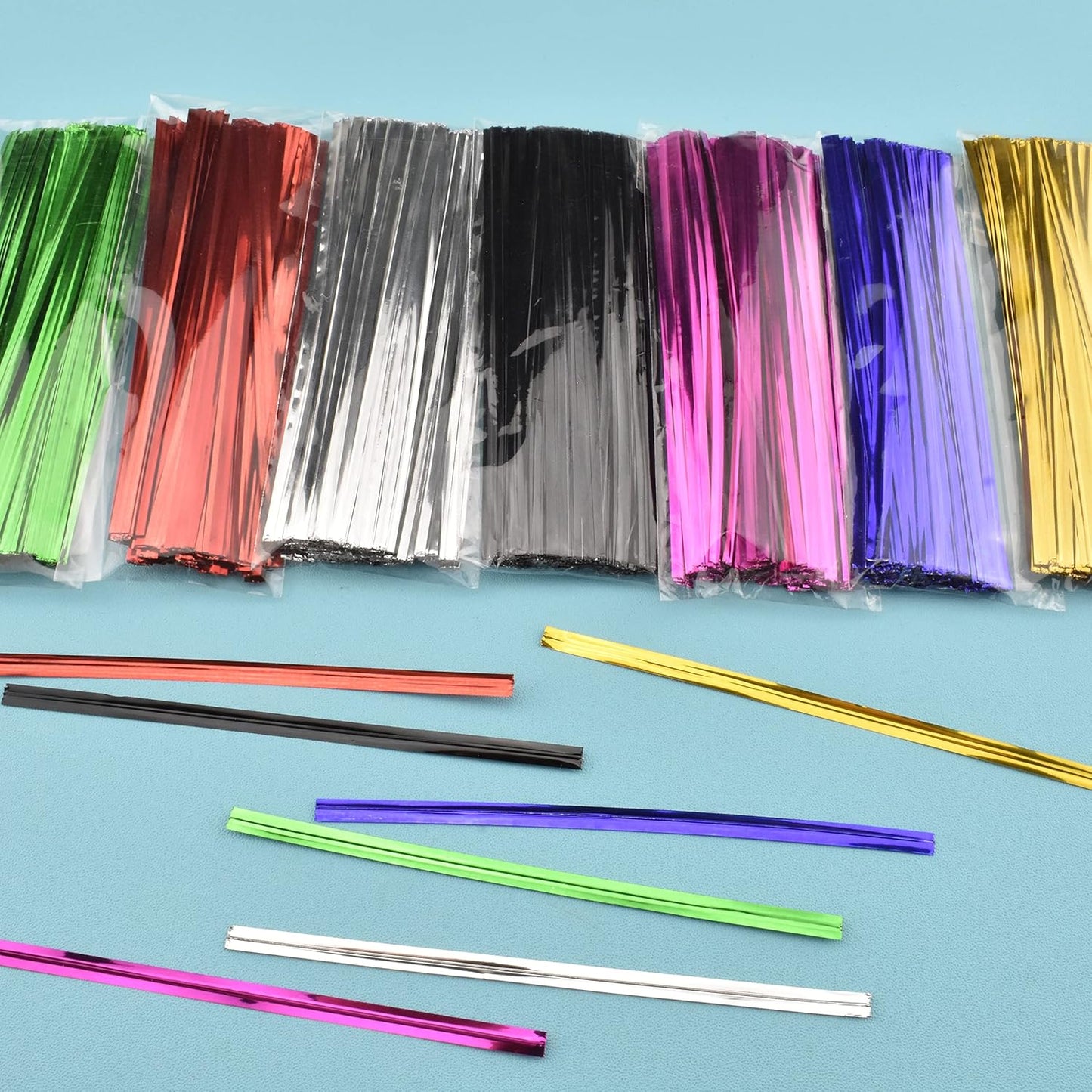 HAHIYO 700Pcs 4 inches 7 Colors Metal Twist Ties Bread Candy Coffee Bag Ties Plant Garden Twist Ties for Cellophane Treat Bags Gift Wraping Bags Plastic Bags Halloween Party Cake Present Art Crafts