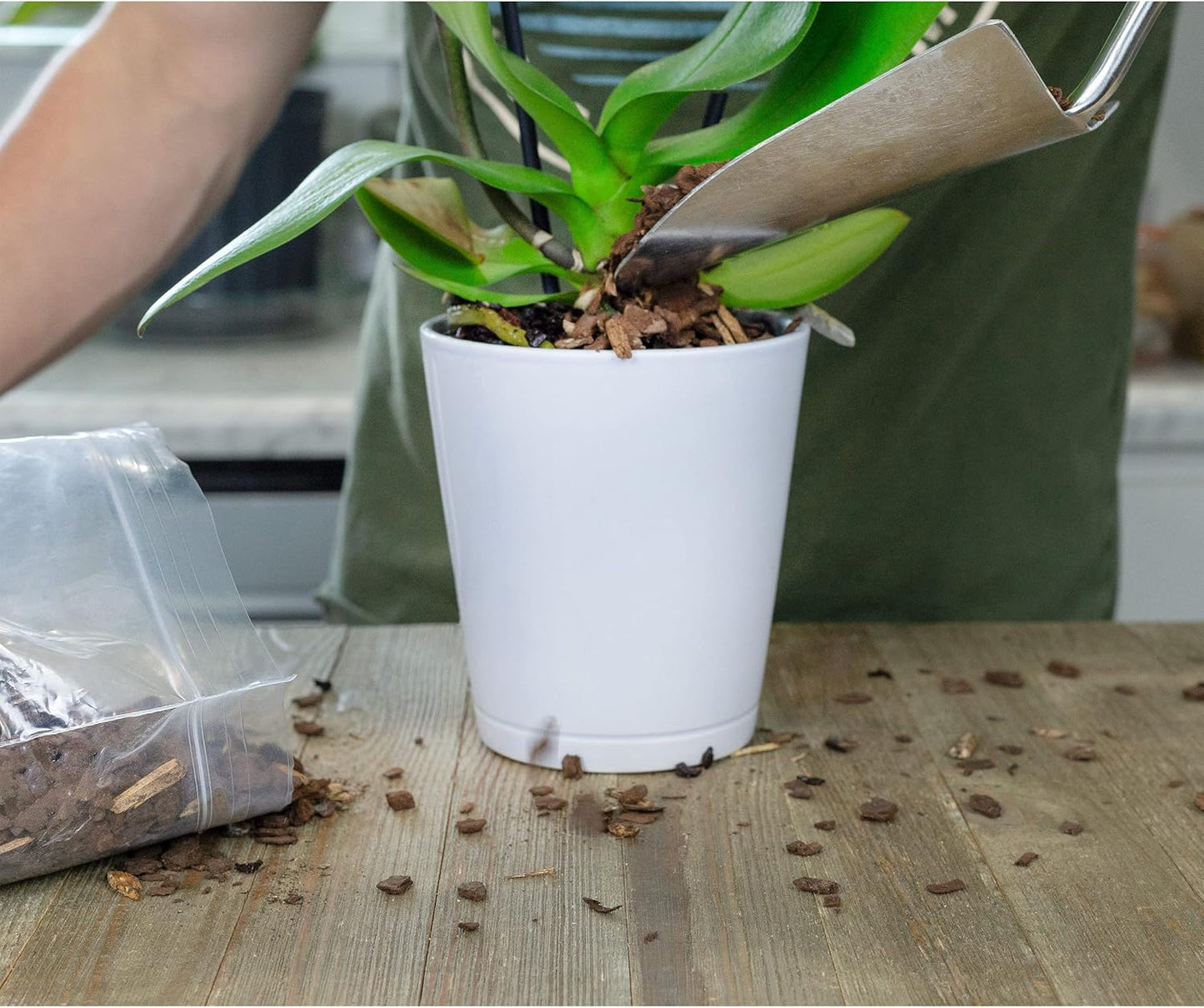 100% Organic Material All Natural Orchid Bark (4 Quarts), USA Sourced and Produced Orchid Bark Potting Mix, Orchid Potting Bark Bulk